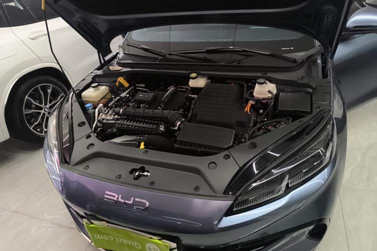 Used BYD Seal 06 New Energy 2025 DM-i Smart Drive 80KM Luxury Model Engine Bay