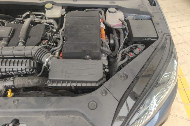 Used BYD Seal 06 New Energy 2025 DM-i Smart Drive 120KM Prestige Model Engine Bay Left
