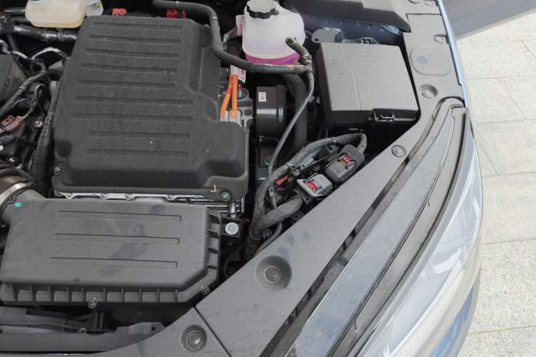 Used BYD Seal 06 New Energy 2025 DM-i Smart Drive 80KM Luxury Model Engine Bay Left
