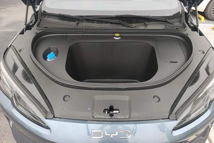 Used BYD Seal 06 New Energy 2025 EV 470KM Prestige Edition Engine Bay