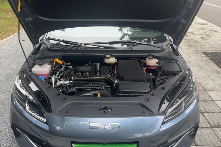Used BYD Seal 06 New Energy 2025 DM-i Smart Drive 80KM Luxury Model Engine Bay