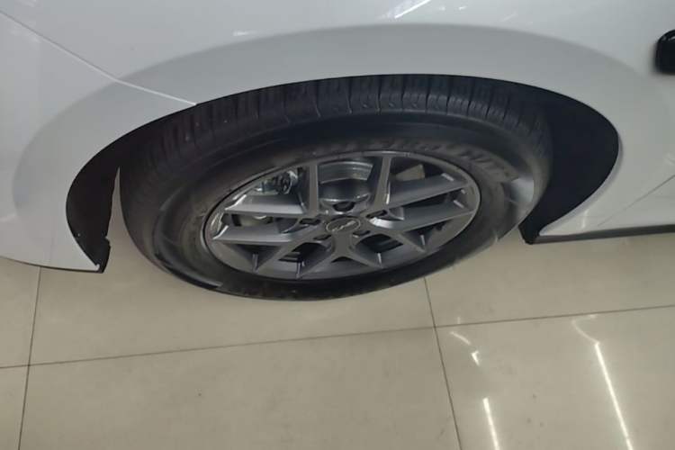 Used BYD Seal 06 New Energy 2025 DM-i Smart Drive 80KM Luxury Model Exterior 4