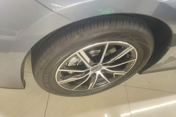 Used BYD Seal 06 New Energy 2025 DM-i Smart Drive 80KM Prestige Model Exterior 4
