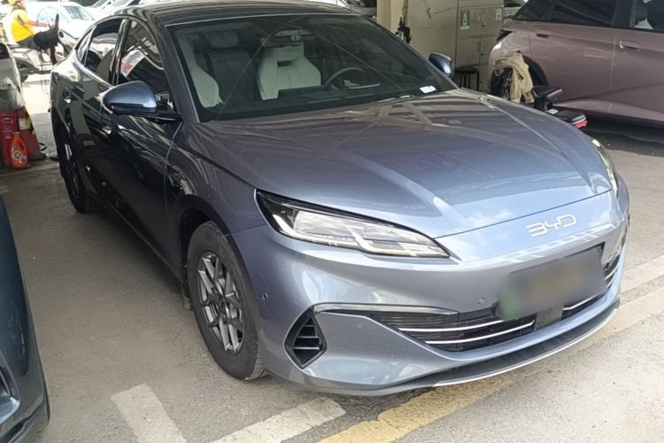 Used BYD Seal 06 New Energy 2025 DM-i Smart Drive 80KM Luxury Model Front Right 45 Deg