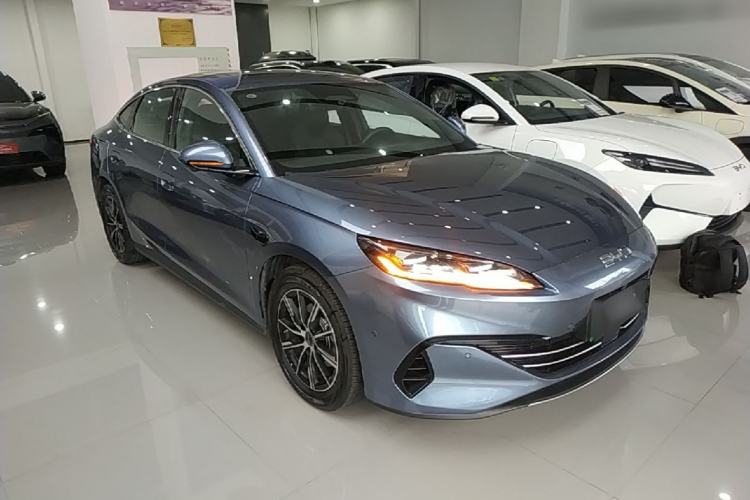 Used BYD Seal 06 New Energy 2025 DM-i Smart Drive 120KM Deluxe Model Front Right 45 Deg