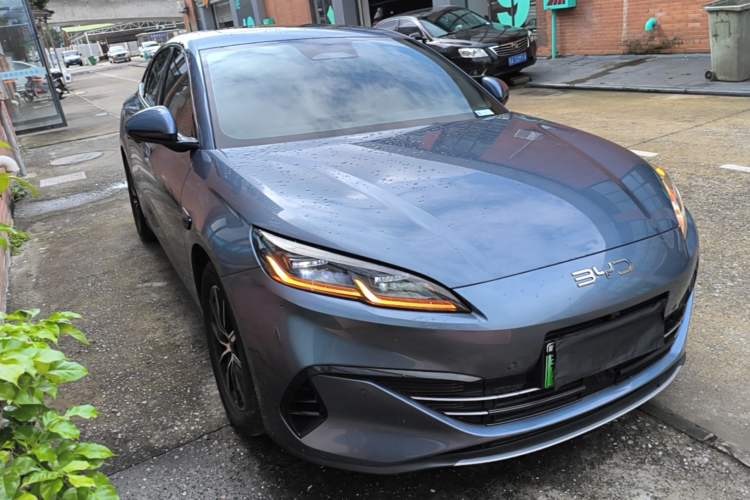 Used BYD Seal 06 New Energy 2025 DM-i Smart Drive 120KM Prestige Model Front Right 45 Deg