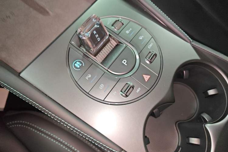 Used BYD Seal 06 New Energy 2025 DM-i Smart Drive 120KM Deluxe Model Gear Lever