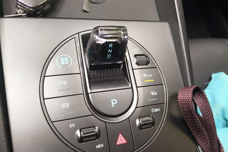 Used BYD Seal 06 New Energy 2025 DM-i Smart Drive 80KM Luxury Model Gear Lever