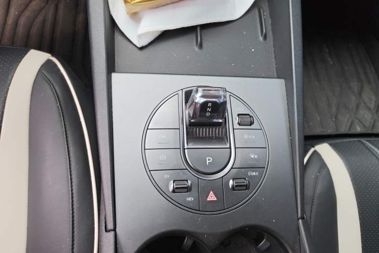 Used BYD Seal 06 New Energy 2025 DM-i Smart Drive 80KM Luxury Model Gear Lever