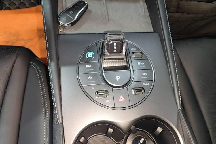 Used BYD Seal 06 New Energy 2025 DM-i Smart Drive 120KM Deluxe Model Gear Lever
