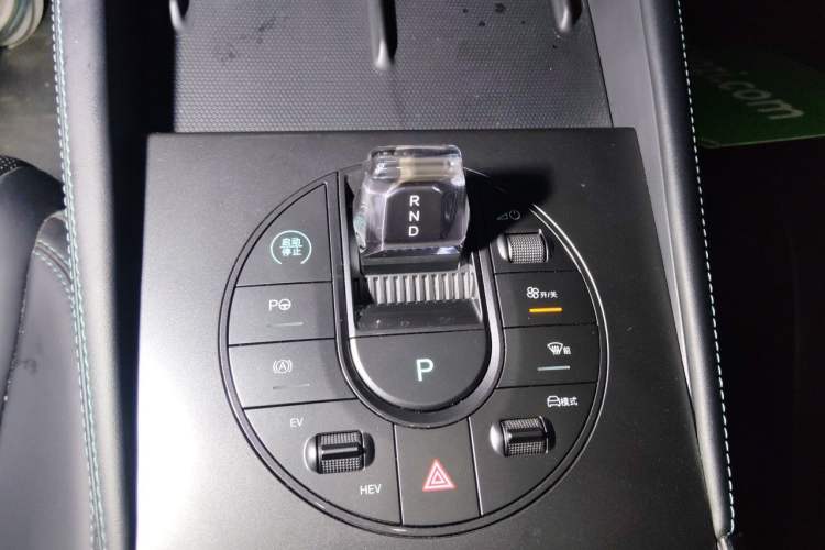 Used BYD Seal 06 New Energy 2025 DM-i Smart Drive 120KM Prestige Model Gear Lever