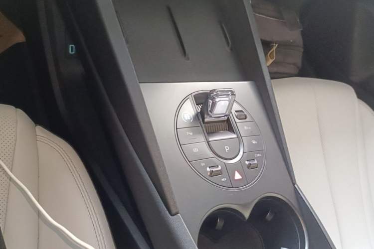 Used BYD Seal 06 New Energy 2025 DM-i Smart Drive 80KM Luxury Model Gear Lever