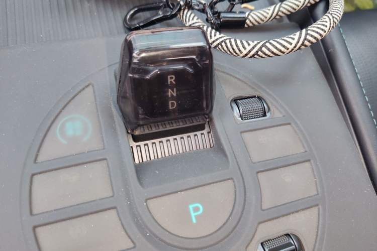 Used BYD Seal 06 New Energy 2025 DM-i Smart Drive 120KM Deluxe Model Gear Lever