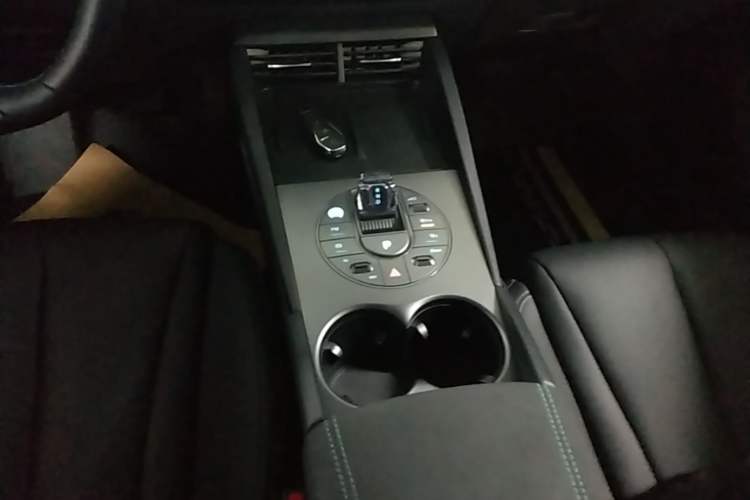 Used BYD Seal 06 New Energy 2025 DM-i Smart Drive 80KM Luxury Model Gear Lever