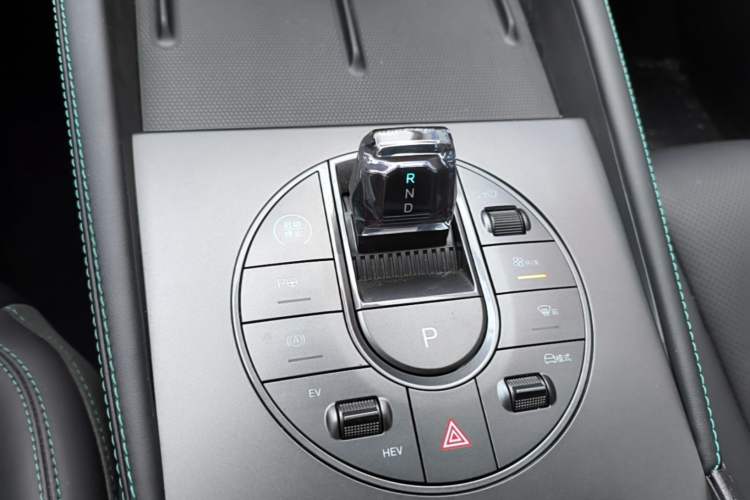 Used BYD Seal 06 New Energy 2025 DM-i Smart Drive 120KM Prestige Model Gear Lever