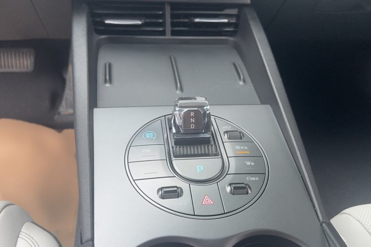 Used BYD Seal 06 New Energy 2025 DM-i Smart Drive 80KM Luxury Model Gear Lever