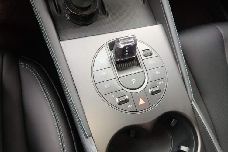 Used BYD Seal 06 New Energy 2025 DM-i Smart Drive 120KM Prestige Model Gear Lever
