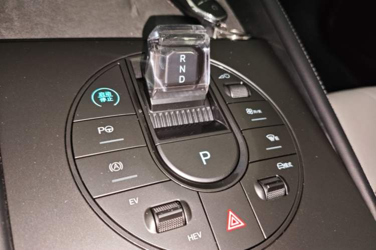 Used BYD Seal 06 New Energy 2025 DM-i Smart Drive 120KM Deluxe Model Gear Lever