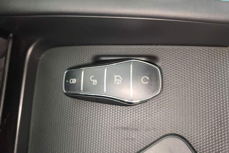 Used BYD Seal 06 New Energy 2025 DM-i Smart Drive 120KM Prestige Model Interior 1