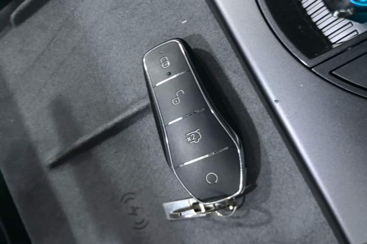Used BYD Seal 06 New Energy 2025 DM-i Smart Drive 80KM Prestige Model Interior 1