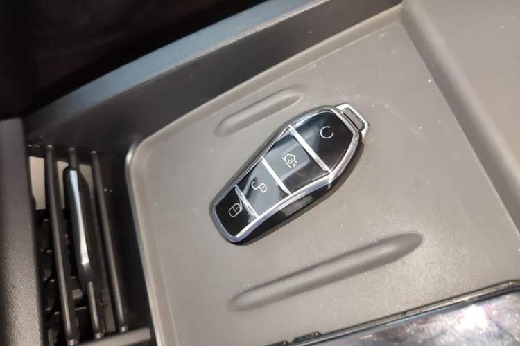 Used BYD Seal 06 New Energy 2025 DM-i Smart Drive 80KM Luxury Model Interior 1