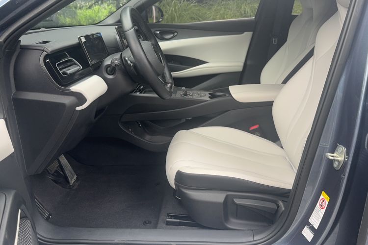 Used BYD Seal 06 New Energy 2025 DM-i Smart Drive 80KM Luxury Model Interior 1
