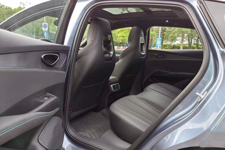 Used BYD Seal 06 New Energy 2025 DM-i Smart Drive 120KM Deluxe Model Interior 3