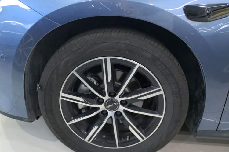 Used BYD Seal 06 New Energy 2025 DM-i Smart Drive 80KM Prestige Model Left Front Wheel Hub