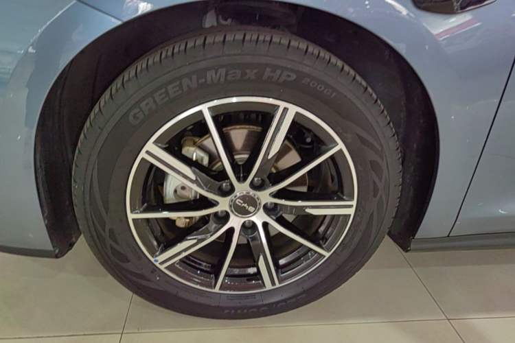 Used BYD Seal 06 New Energy 2025 DM-i Smart Drive 120KM Prestige Model Left Front Wheel Hub