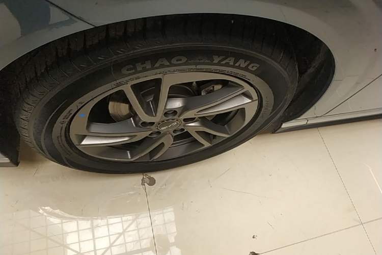 Used BYD Seal 06 New Energy 2025 EV 470KM Prestige Edition Left Front Wheel Hub