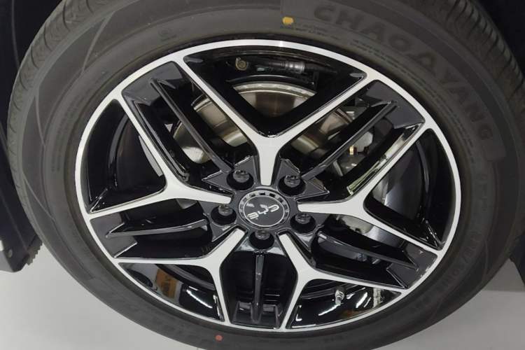 Used BYD Seal 06 New Energy 2025 EV 545KM Flagship Edition Left Front Wheel Hub