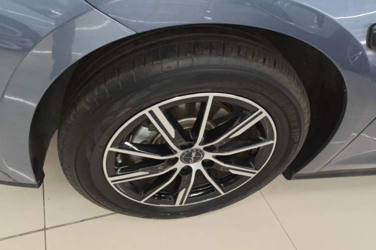 Used BYD Seal 06 New Energy 2025 DM-i Smart Drive 120KM Deluxe Model Left Front Wheel Hub