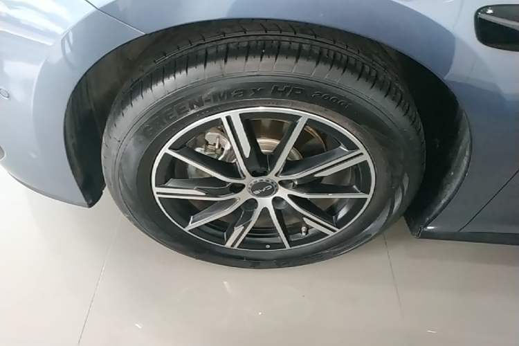 Used BYD Seal 06 New Energy 2025 DM-i Smart Drive 120KM Deluxe Model Left Front Wheel Hub