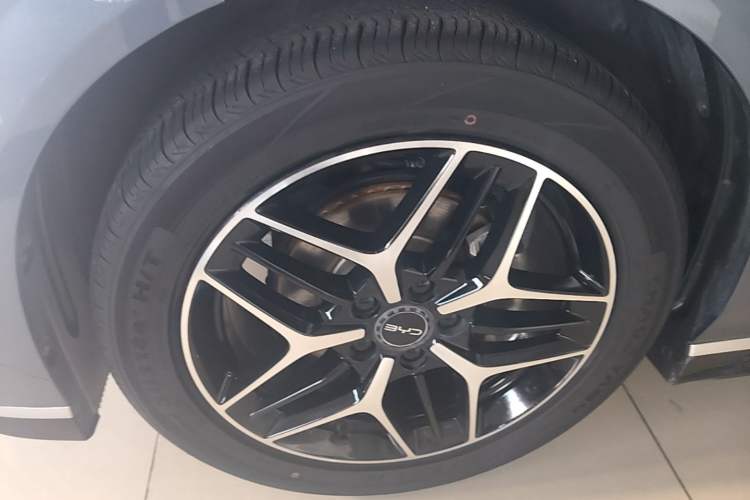 Used BYD Seal 06 New Energy 2025 EV 545KM Flagship Edition Left Front Wheel Hub