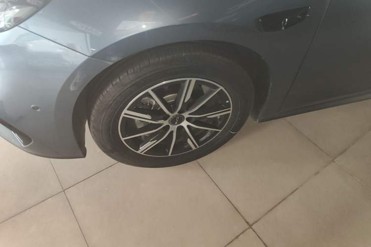 Used BYD Seal 06 New Energy 2025 DM-i Smart Drive 120KM Deluxe Model Left Front Wheel Hub