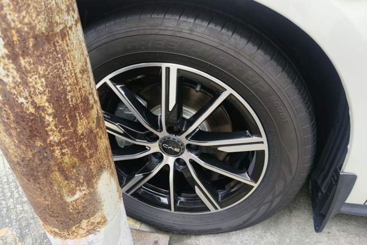 Used BYD Seal 06 New Energy 2025 DM-i Smart Drive 120KM Prestige Model Left Front Wheel Hub