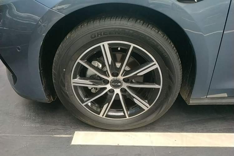 Used BYD Seal 06 New Energy 2025 DM-i Smart Drive 120KM Deluxe Model Left Front Wheel Hub