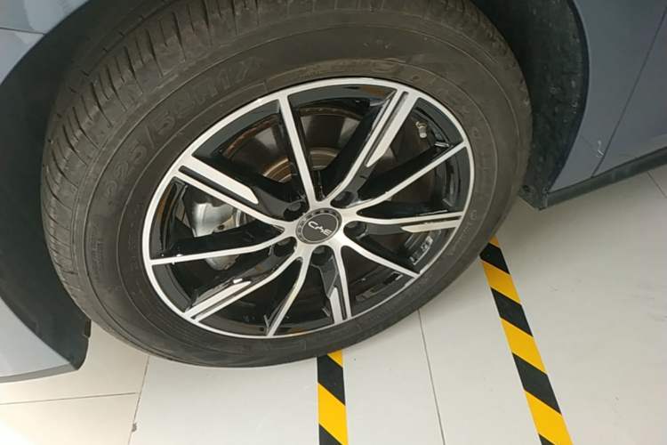 Used BYD Seal 06 New Energy 2025 DM-i Smart Drive 120KM Deluxe Model Left Front Wheel Hub