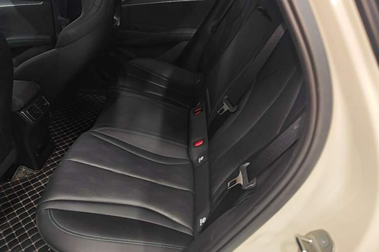 Used BYD Seal 06 New Energy 2025 DM-i Smart Drive 120KM Deluxe Model Left Rear Seat