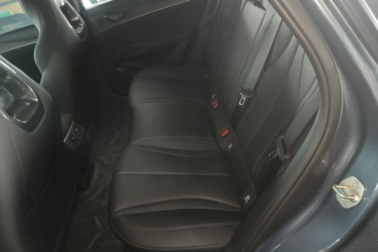 Used BYD Seal 06 New Energy 2025 DM-i Smart Drive 120KM Deluxe Model Left Rear Seat