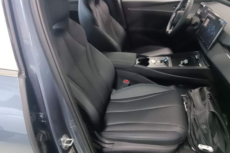 Used BYD Seal 06 New Energy 2025 DM-i Smart Drive 80KM Luxury Model Right Front Seat