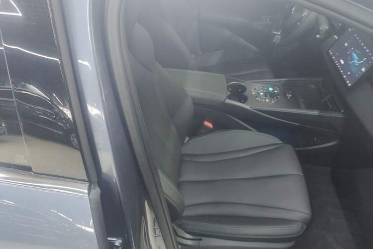 Used BYD Seal 06 New Energy 2025 DM-i Smart Drive 80KM Prestige Model Right Front Seat