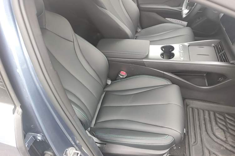 Used BYD Seal 06 New Energy 2025 EV 470KM Prestige Edition Right Front Seat