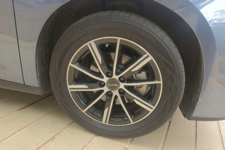 Used BYD Seal 06 New Energy 2025 DM-i Smart Drive 120KM Prestige Model Right Front Wheel Hub