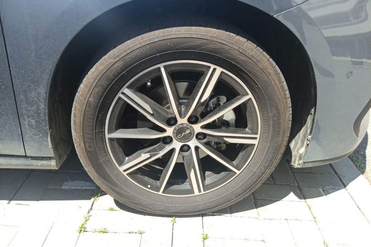 Used BYD Seal 06 New Energy 2025 DM-i Smart Drive 120KM Prestige Model Right Front Wheel Hub