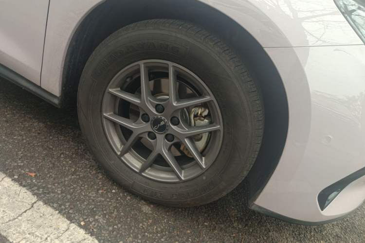 Used BYD Seal 06 New Energy 2025 DM-i Smart Drive 80KM Luxury Model Right Front Wheel Hub