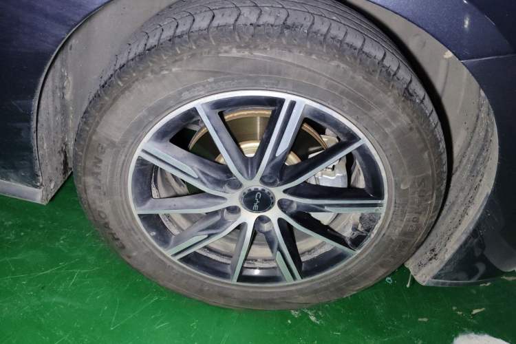 Used BYD Seal 06 New Energy 2025 DM-i Smart Drive 120KM Prestige Model Right Front Wheel Hub