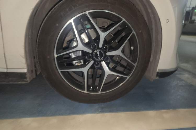 Used BYD Seal 06 New Energy 2025 EV 545KM Flagship Edition Right Front Wheel Hub