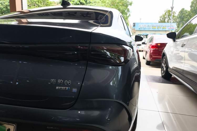 Used BYD Seal 06 New Energy 2025 DM-i Smart Drive 120KM Prestige Model Right Rear Taillight