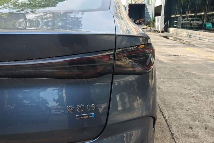 Used BYD Seal 06 New Energy 2025 DM-i Intelligent Drive 120KM Flagship Model Right Rear Taillight